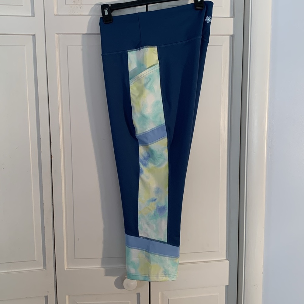 Tek Gear Drytek Multicolor Mid-calf Leggings EUC - Picture 5 of 7